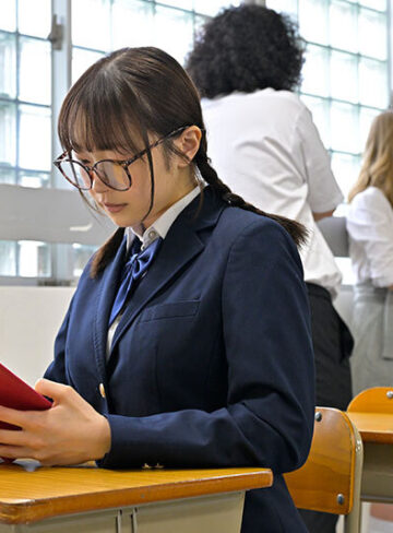 [ ミニ系 小柄 ]【ウブそうなダウナー系妹×イケイケギャル姉】の見た目とSEX正反対姉妹が同級生クンのチ●ポを学生なのに中出ししまくり奪い合い